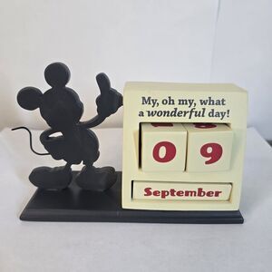 Disney Hallmark Mickey Mouse Silhouette Figure Wooden Block Desk Calendar